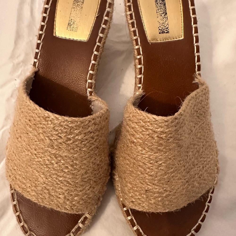 Source Unknown Tan and Brown Espadrilles with Studded Detail